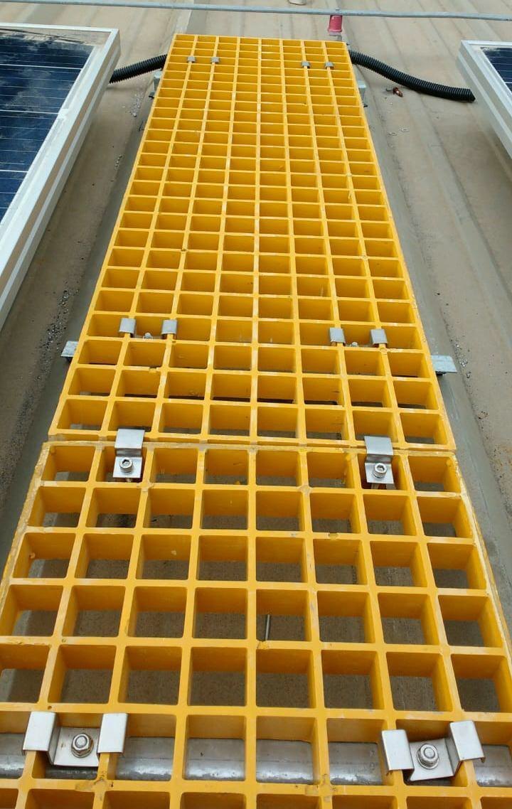 SU%20FRP%20Grating%20Fiberglass%20Grating%20Walkway%20with%20Gritted%20Surface%20for%20Anti Slip%20Solution%20%2B 1753388430