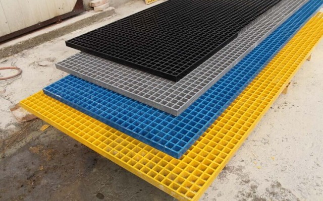 Sprint%20FRP%20Grating%20Walkway%20with%20Gritted%20Surface%20for%20Anti Slip%20Performance%20 1753387484
